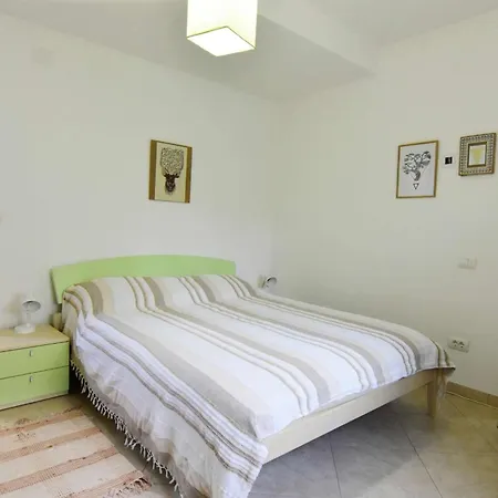 Apartment With Parking Space - 22521