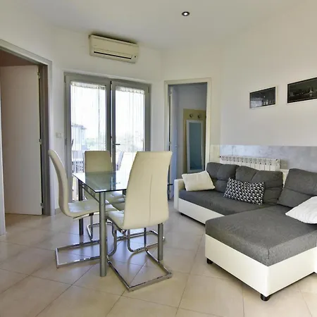 Apartment With Parking Space - 22521