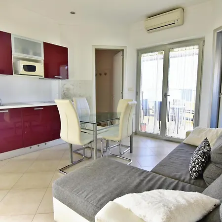 Apartment With Parking Space - 22521