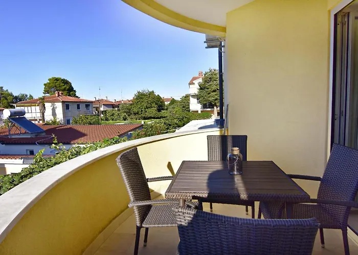 With Parking Space - 22521 Umag